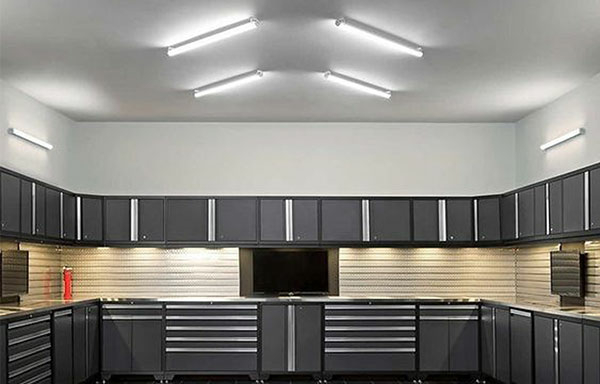 Corpi d'illuminazione con Tubi LED e strisce LED